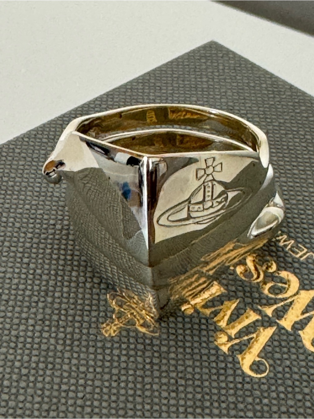 Vivienne Westwood knuckleduster Silver Shield Orb Ring